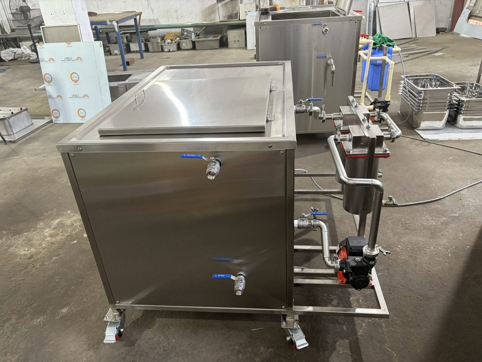 Ultrasonic Cleaning with Basket Agitation