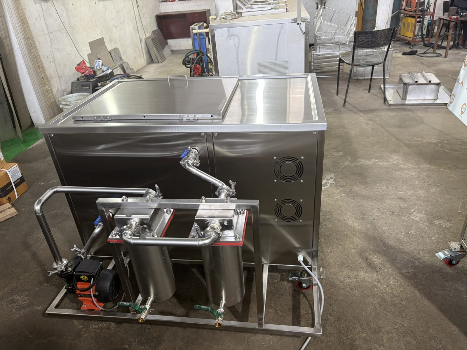 Ultrasonic Cleaning with Online Filtration